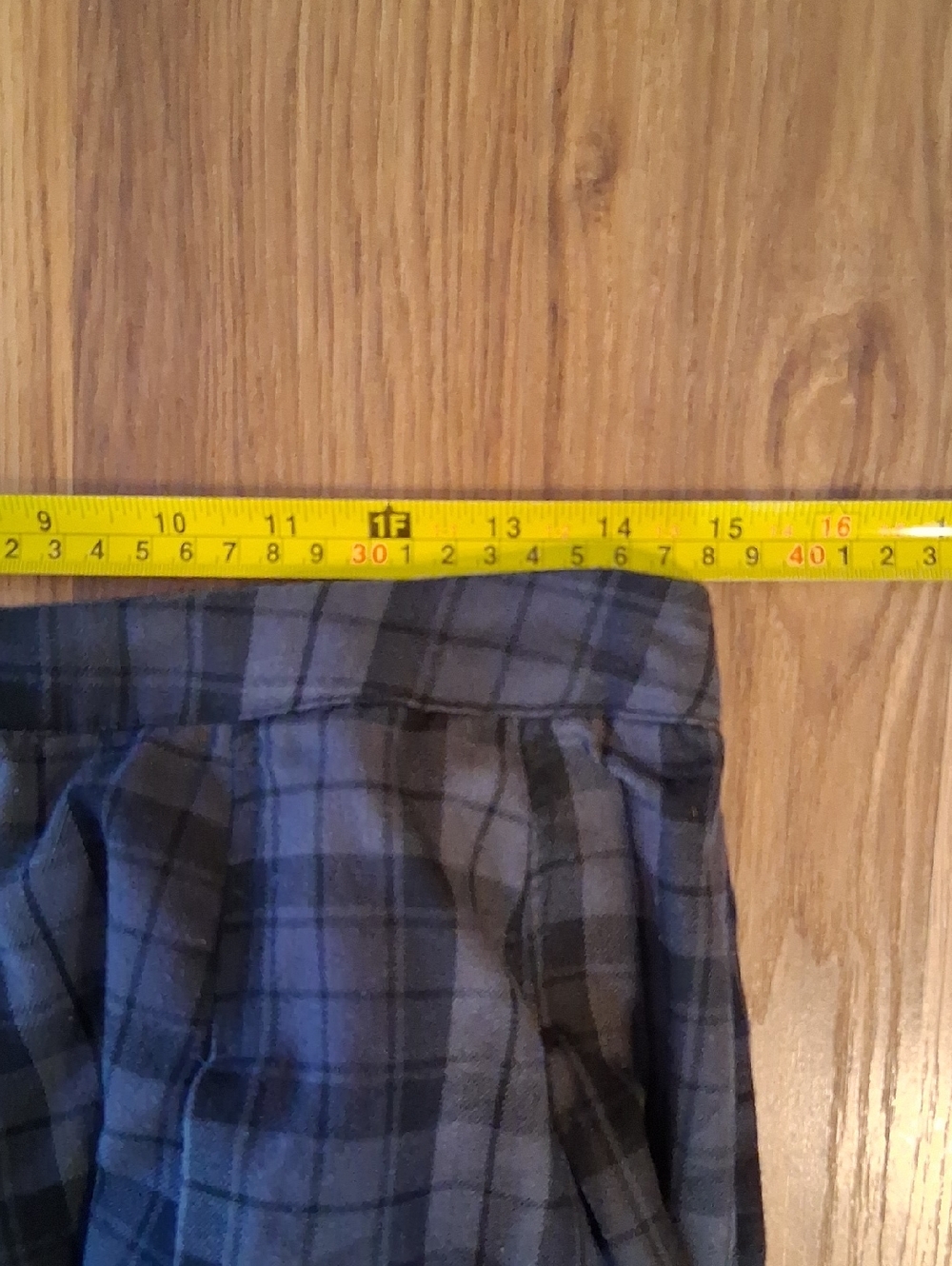 Vintage Hot Topic Black & Gray Plaid Pleated Mini Skirt with Buckle Detail - Picture 9 of 10
